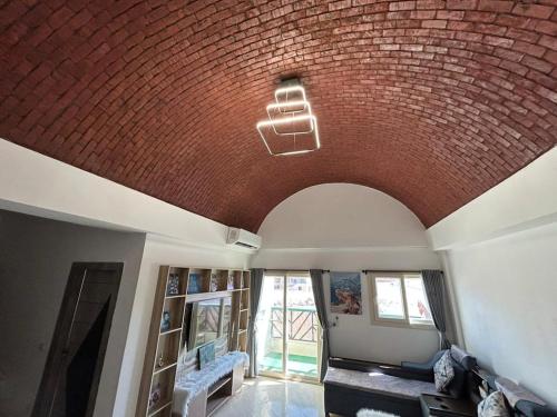 New 1BR Apt Balcony Full Kitchen