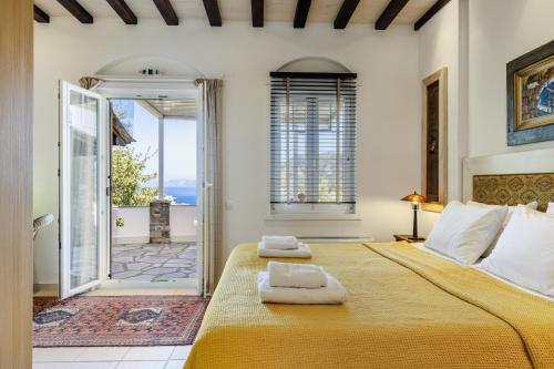 Skopelos luxurious villa "Aloupi"