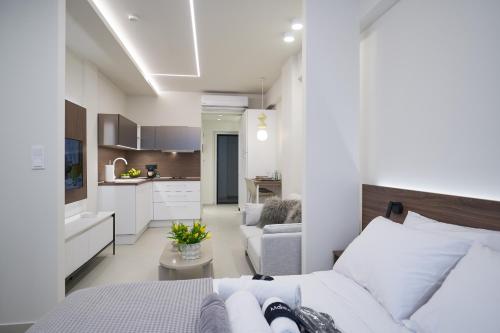 Thalpos 4 Chic apartment Centrally Located