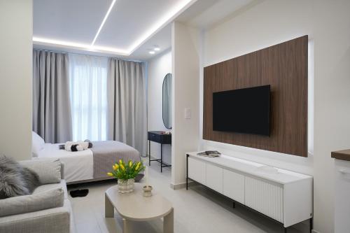Thalpos 4 Chic apartment Centrally Located