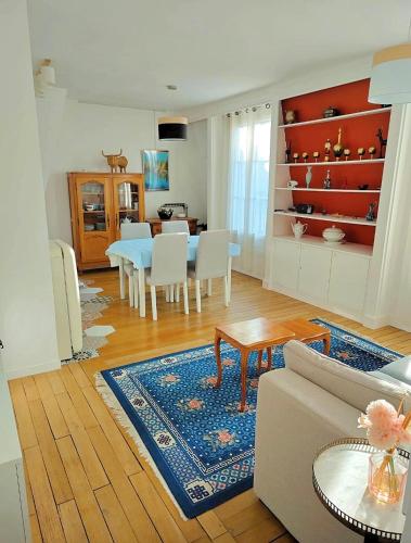 2 rooms, 6th arrondissement, bright, view of Invalides