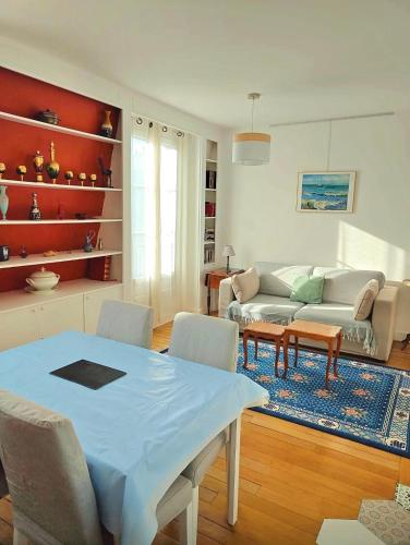 2 rooms, 6th arrondissement, bright, view of Invalides