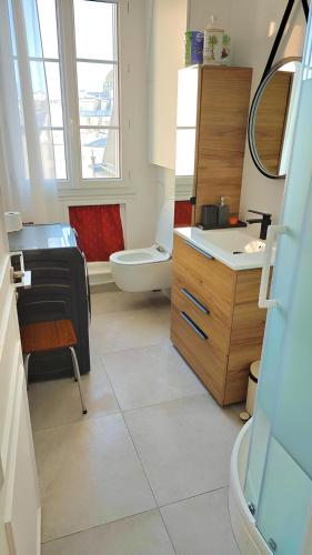 2 rooms, 6th arrondissement, bright, view of Invalides