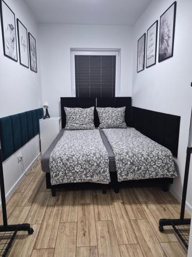 Różana Piątka ul Oporowska 22 A