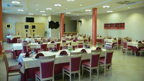 Restaurace v ubytování Hotel Airone