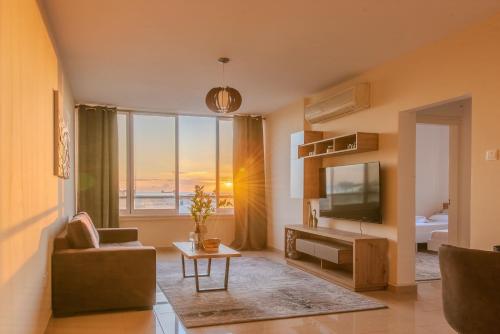 TelMar Port Sea View - 10 minutes walk from Finikoudes