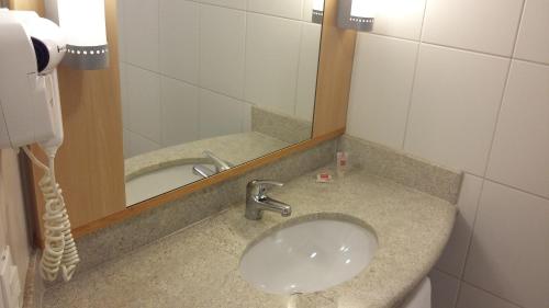 Salle de bains dans l'établissement Ibis Belo Horizonte Savassi