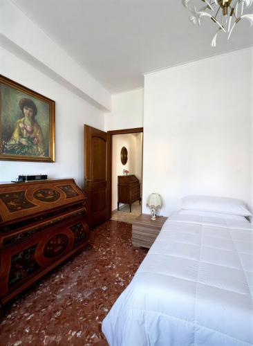 Sunny 2BR near Vatican , AC , Bus 98 Direct centre Roma