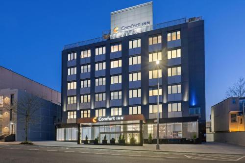 a building with a sign on the front of it at Comfort Inn Prospect Park-Brooklyn in Brooklyn