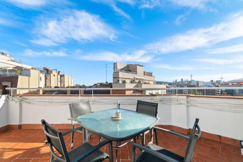 Downtown penthouse with views of Barcelona