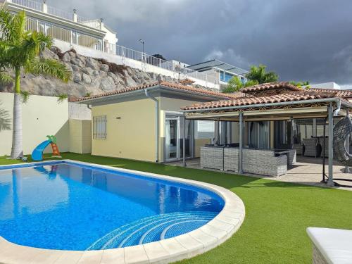 KARAT Villa Roque del Conde