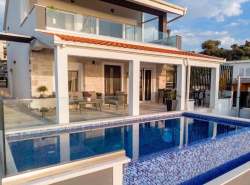 Charming Sunset View Villa with Outdoor Pool