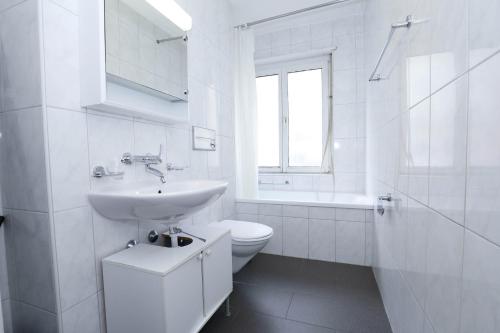Airy Apartment Near Uetliberg Nature