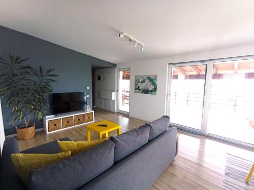 โทรทัศน์และ/หรือระบบความบันเทิงของ Art Penthouse