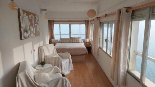 Estudio frente al mar con preciosas vistas