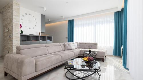 Sunny Lux Villa 1 in Makarska by Villas Guide