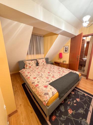 a bedroom with a bed in a room at Terra Siciliana in Łęczyca