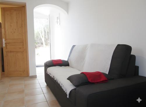 mini villa studio 1 pièce 19 m2 pour 2 personnes piscine partagée climatisation