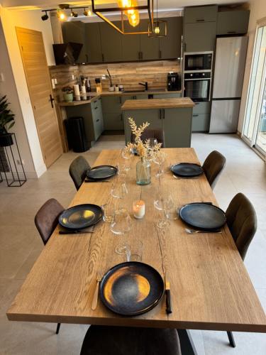 Grande maison 10 pers 4 chambres jardin & parking