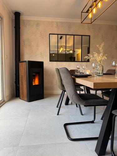 Grande maison 10 pers 4 chambres jardin & parking