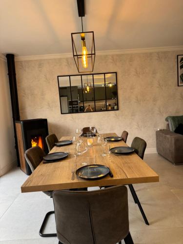 Grande maison 10 pers 4 chambres jardin & parking