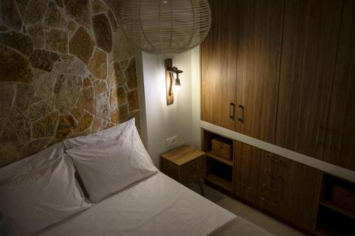 Antigonis Apartment