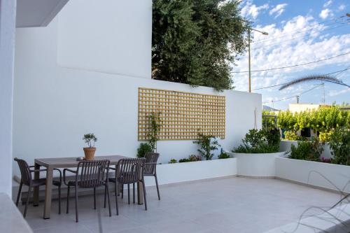 Antigonis Apartment
