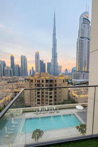 Burj Khalifa View 2BR Luxury Apartment in Dubai
