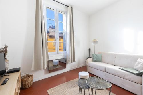 Modern studio Le Renoir - Center of city - WiFi