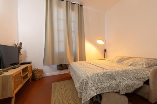Modern studio Le Renoir - Center of city - WiFi