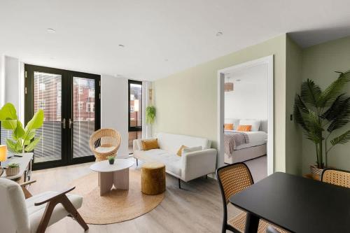 Heart of York Retreat, 2BR near Shambles, Free Parking & Gym, City Centre photo 3