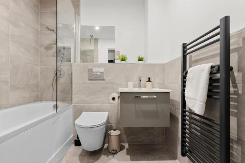 Heart of York Retreat, 2BR near Shambles, Free Parking & Gym, City Centre photo 18