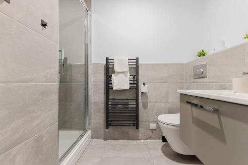 Heart of York Retreat, 2BR near Shambles, Free Parking & Gym, City Centre photo 21