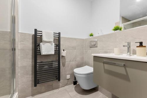 Heart of York Retreat, 2BR near Shambles, Free Parking & Gym, City Centre photo 22