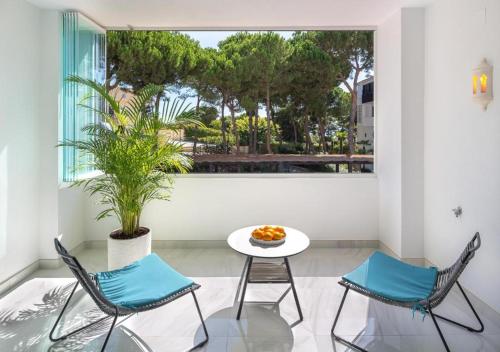 Marbella Beachside Apartment - Tennis & Golf
