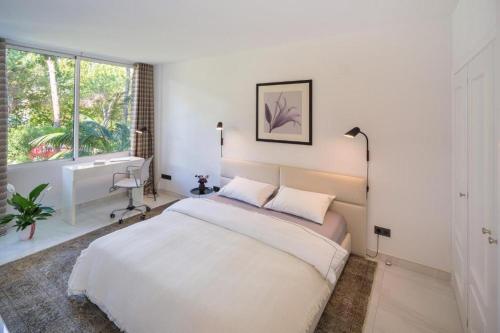 Marbella Beachside Apartment - Tennis & Golf