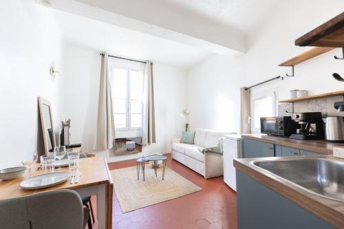Modern studio Le Renoir - Center of city - WiFi