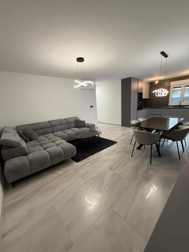 Luxury Apartment - LANA