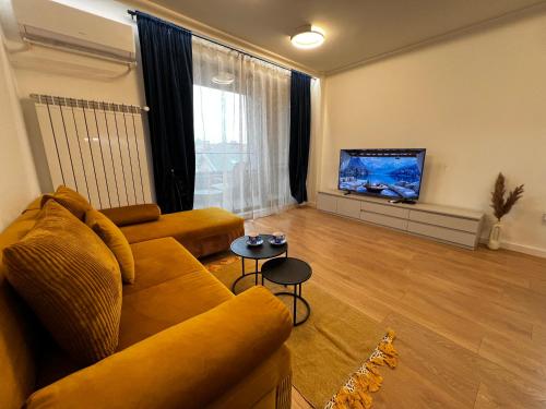 Barcelona 2BDR Cozy Apt w Working Space near Metro