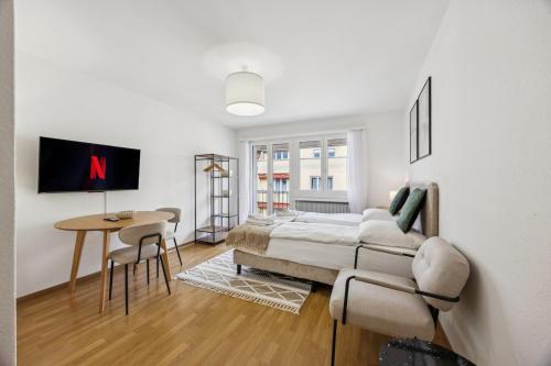 Wifi, Smart TV, City Centre, Queen Bed - CR 18