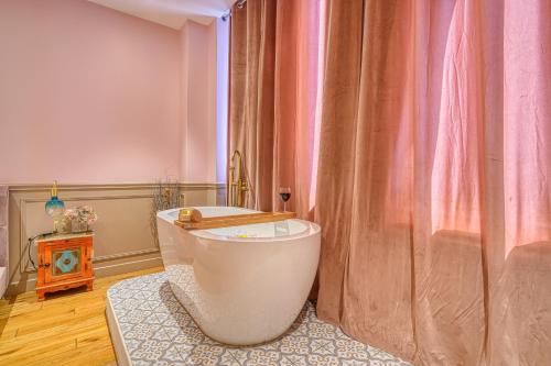 Luxury Suite Paris Republique