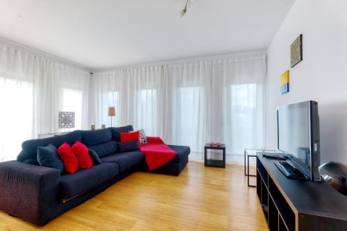 Vita Portucale ! Modern 2BR City Flat with Garage