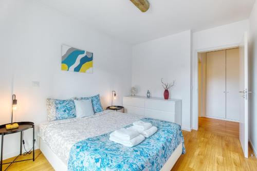 Vita Portucale ! Modern 2BR City Flat with Garage