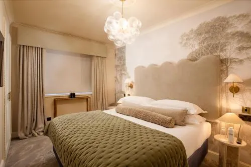 The Capital Hotel, Apartments & Townhouse - Small Luxury Hotels of The World photo 40