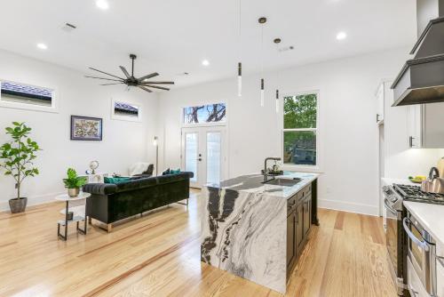 Foto The Royal Haus NOLA 3 Bed Beauty 1
