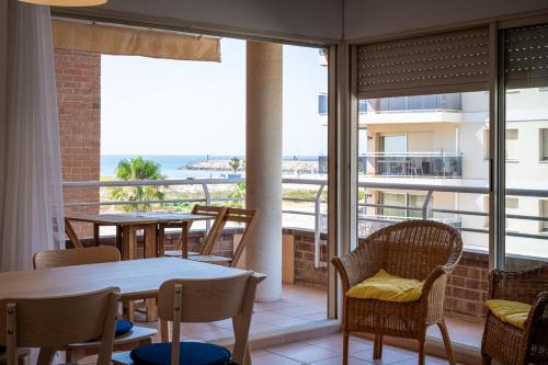 At011 Primera línea con piscina