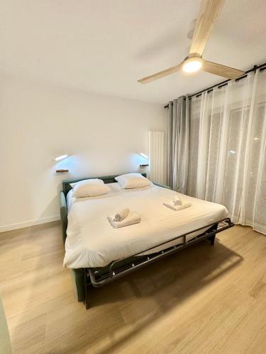 Parking, piscine, terrasse