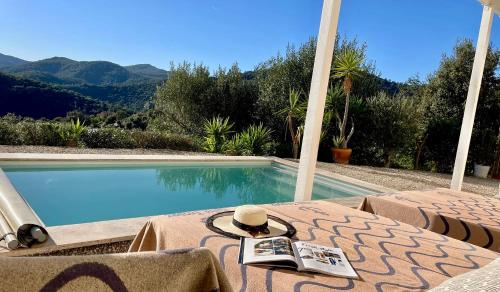 2 Tiny homes with private Pool & Beds in Golf of St-Tropez