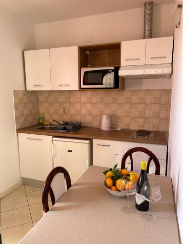 Apartments Mira