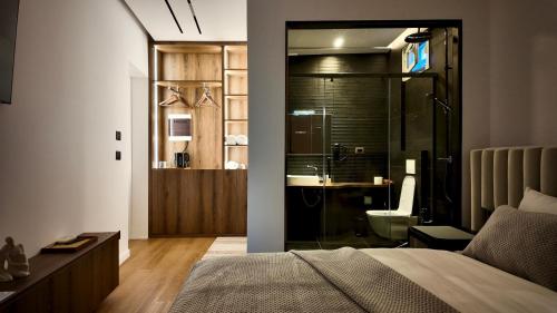 Foto Fivenco Suites - Private Suites w King Bed Modern 3